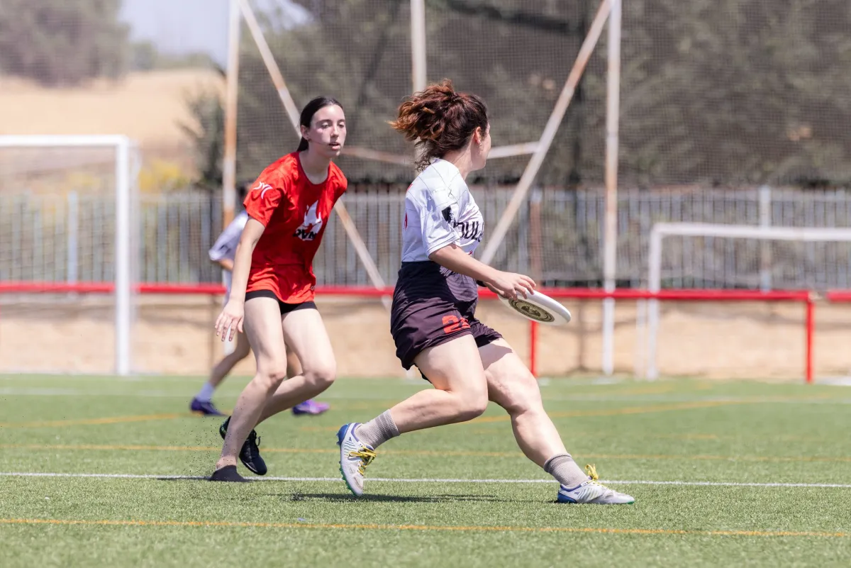 Marcador sosteniendo el no-around